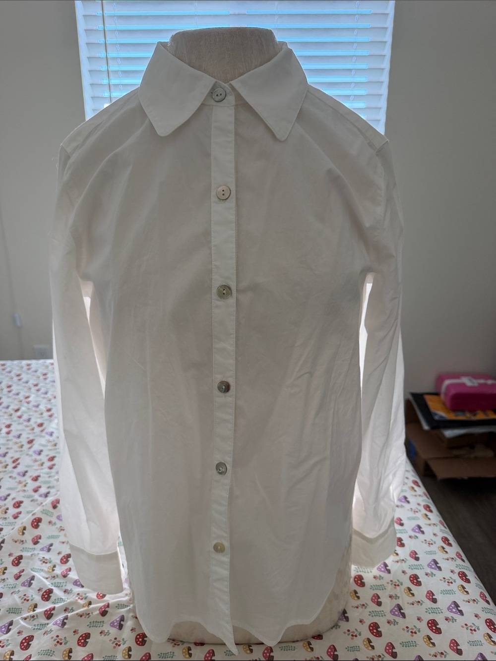 Cynthia Rowley White Long-Sleeve Button-Up Shirt. NEW WITHOUT TAGS.